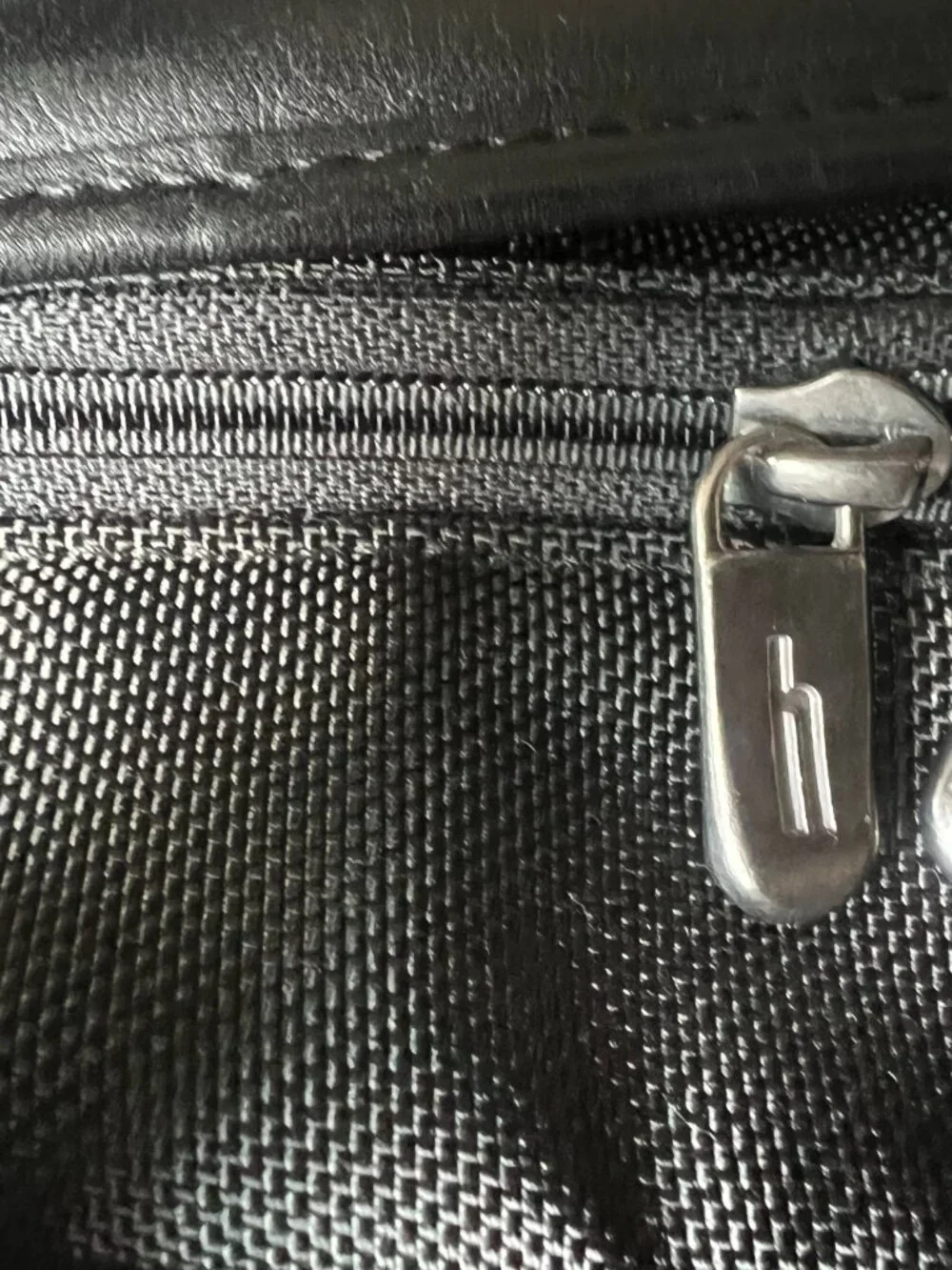 Hartmann Black Nylon Leather Travel Gym Tote Bag Plastic Lined